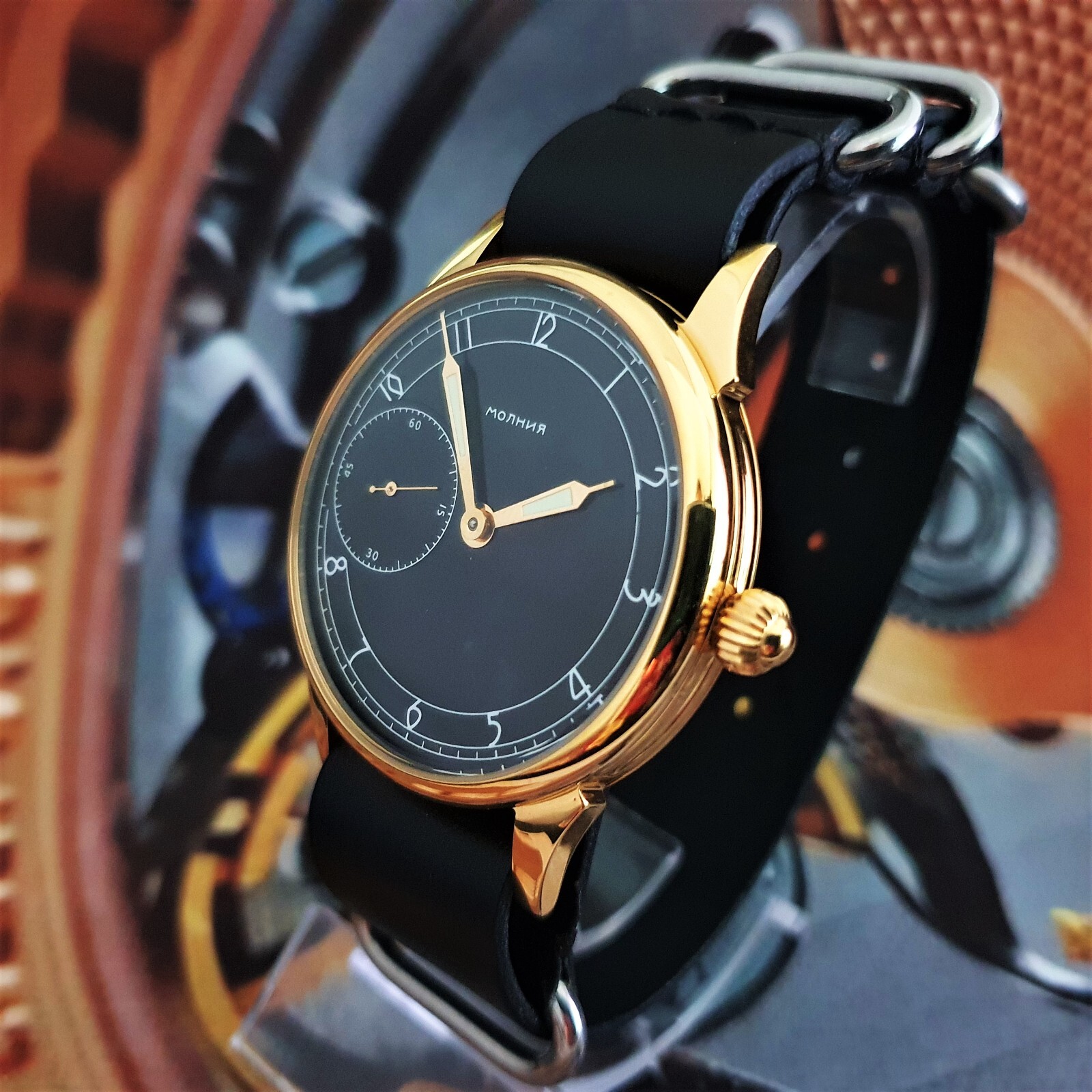 Watch Marriage MOLNIJA 3602 WristWatch Mechanical Vintage Style USSR Gold Case