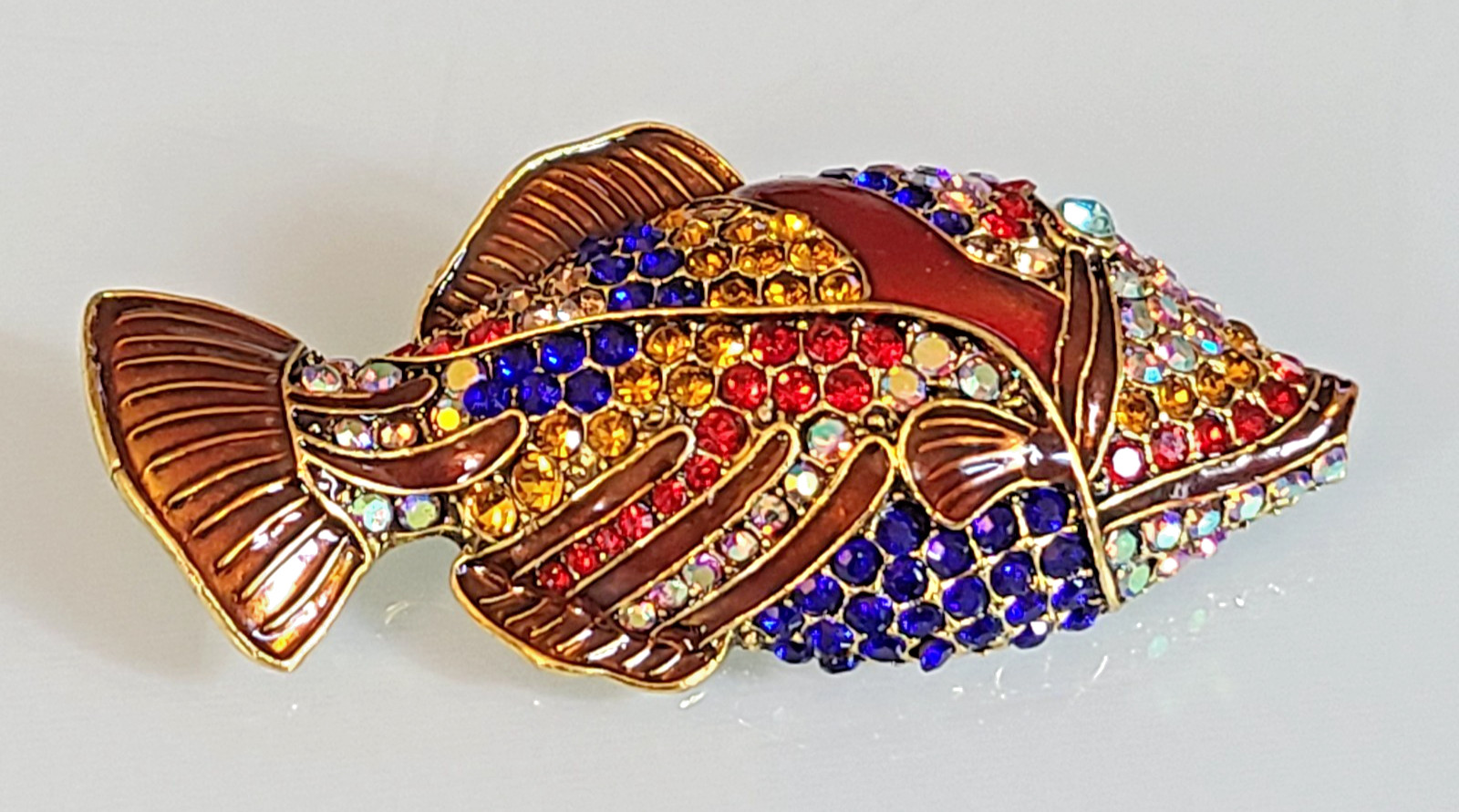 FAB HUGE 2.50″ UNSIGNED DESIGNER STYLE CRYSTAL RHINESTONE FISH BROOCH MULTI