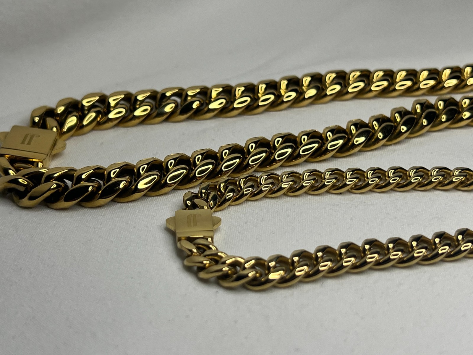 22″ / 10mm Necklace + 8″ / 7mm Bracelet – 18K YGF Cuban Chains – Matching Set