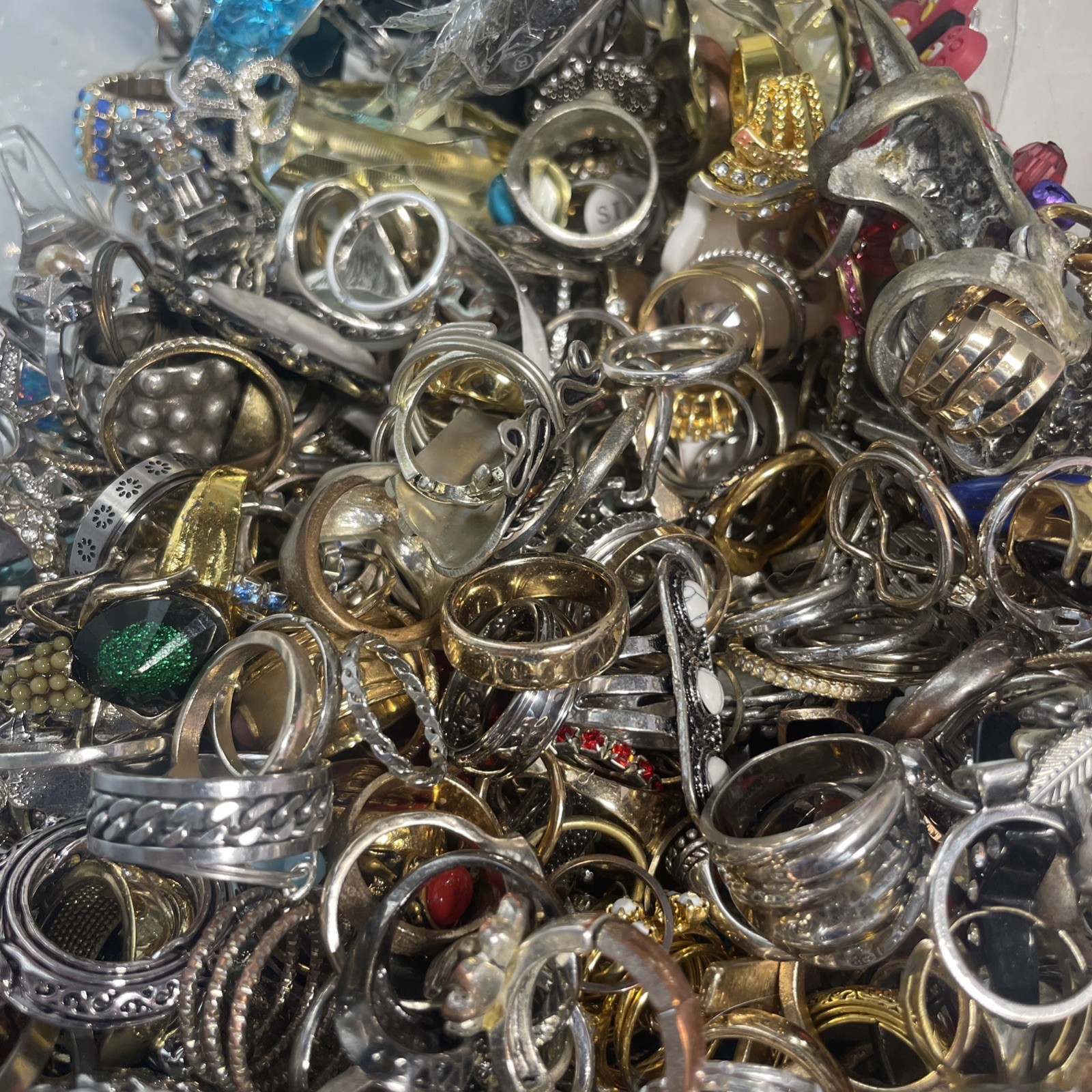 Lot Of (12) Costume Jewelry Rings Vintage To Modern Grab Bag Random