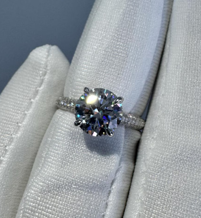 IGI 5.70Ct Round EF/VS1 Lab Grown Diamond Hidden-Halo Wedding Ring Platinum 950