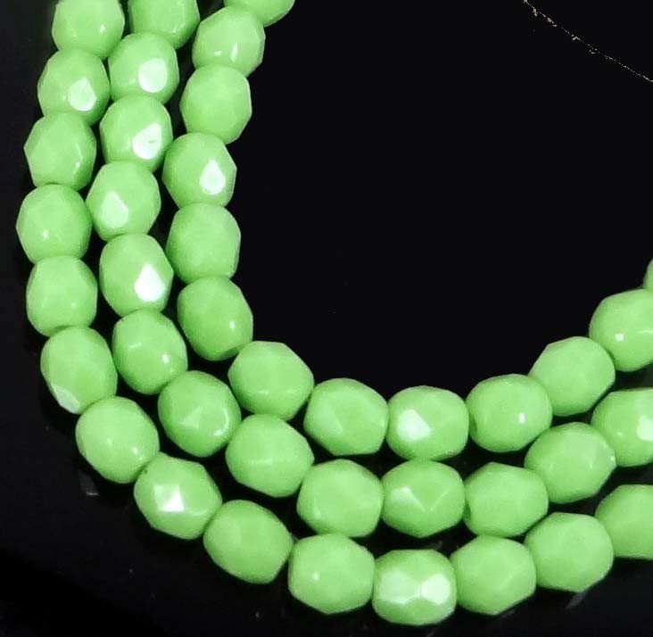 50 Firepolish Czech Glass Faceted Round Beads – Opaque Spring Green 4mm