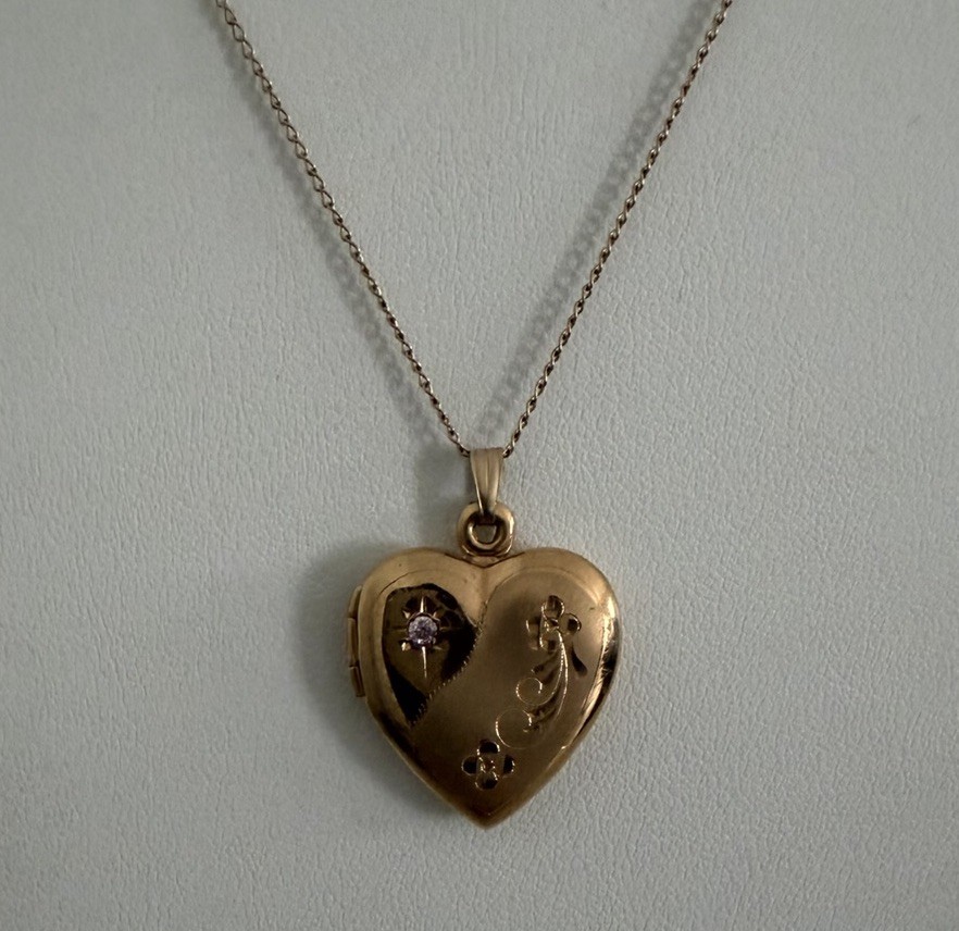 Vintage 1/20 14K Yellow Gold Filled Heart Photo Locket & 18″ Necklace Chain