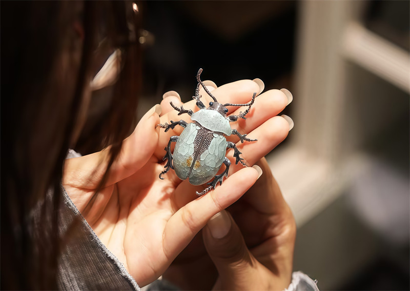 High quality Blue Beetle Insect Brooch, Original Design Enamel Beetle Brooch