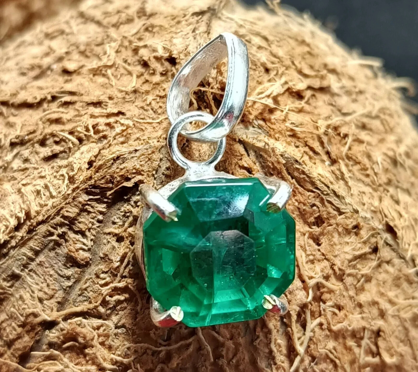 Certified 24.20 Ct Natural Emerald 925 Solid Silver Asscher Cut Pendant Gemstone