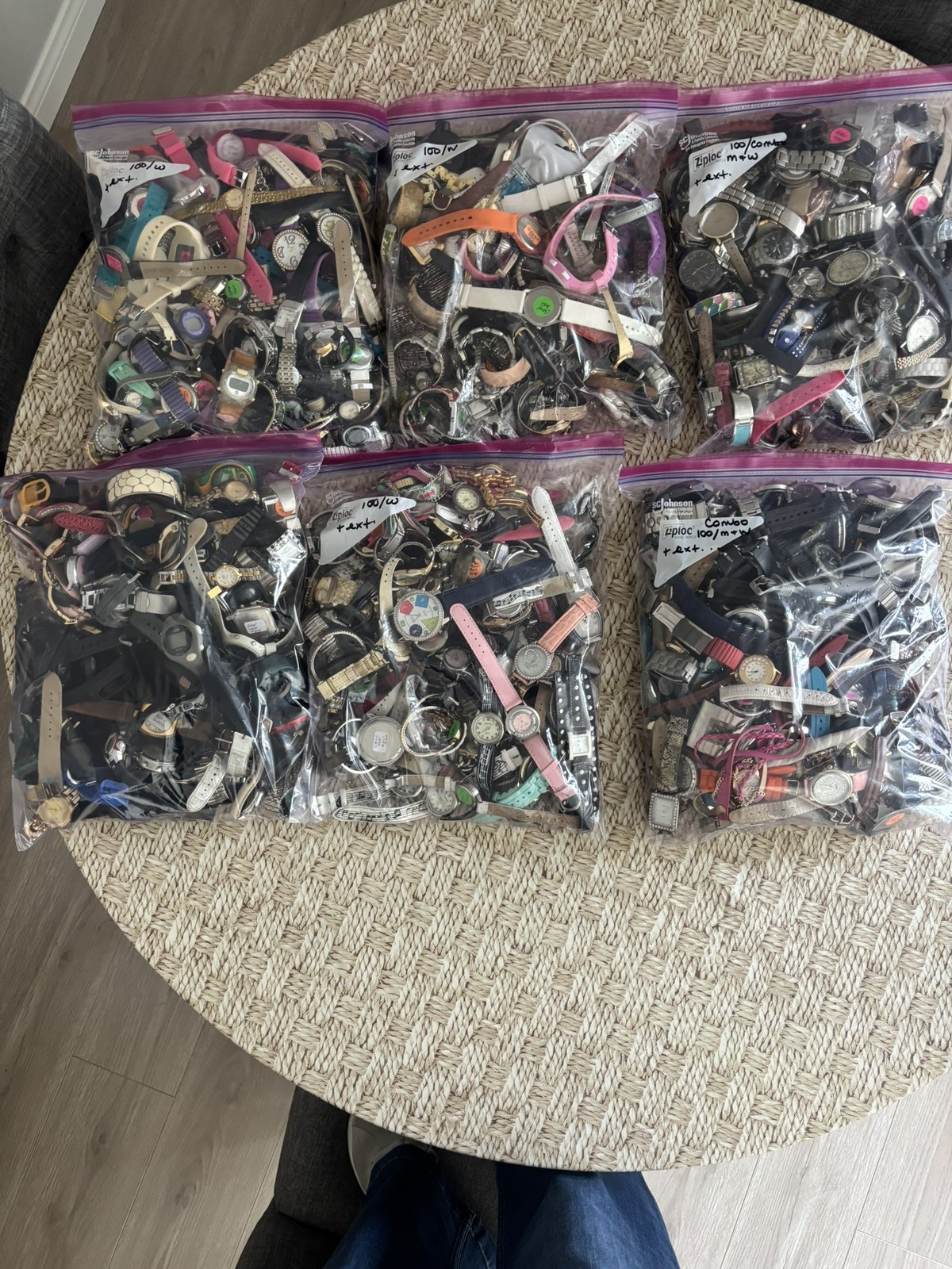 Bulk Mixed Lot Assorted Wristwatches with Watch Bands/Straps, Unisex Adults