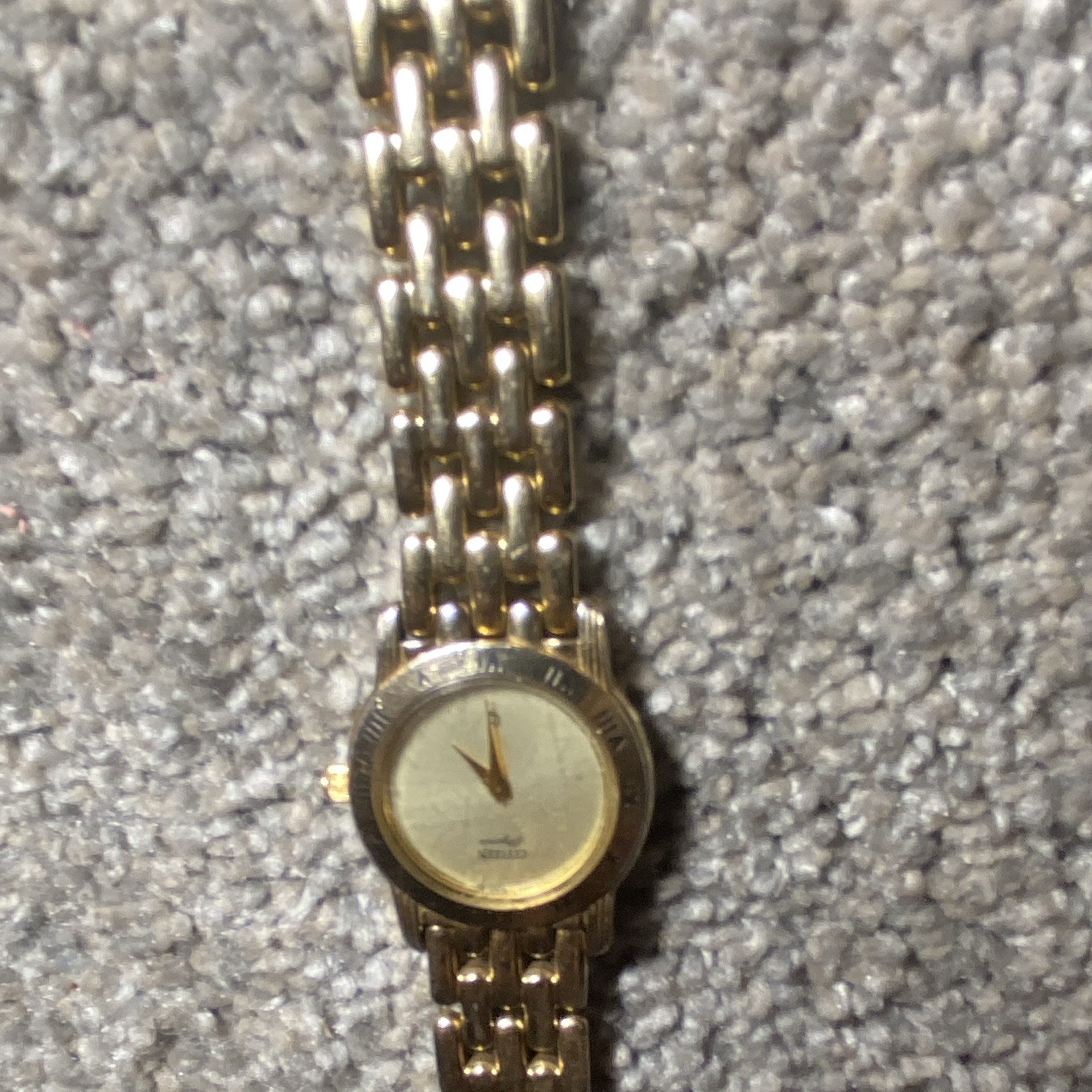 Citizen Women’s Quartz Analog Gold Tone Round 12-Hour Stick Dial Metal Bracelet