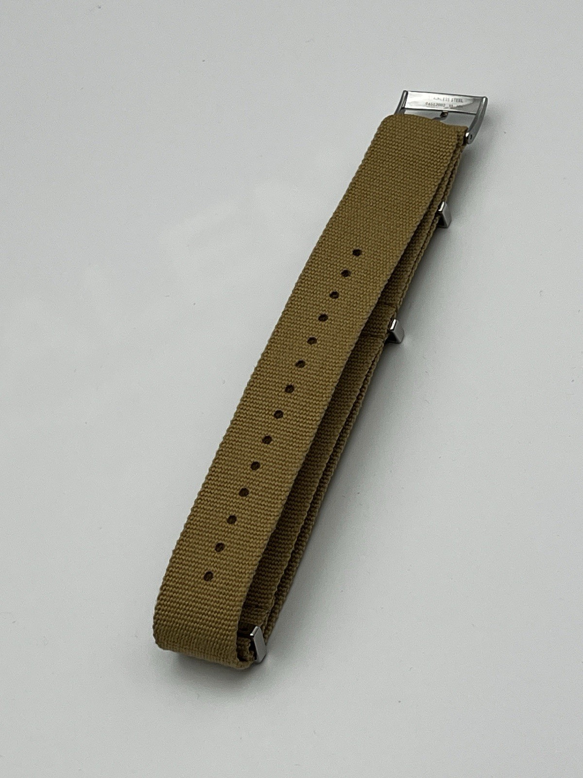 OMEGA Nylon Polyamid Beige Strap 20mm Ref 0-CWZ007570 Very Good.