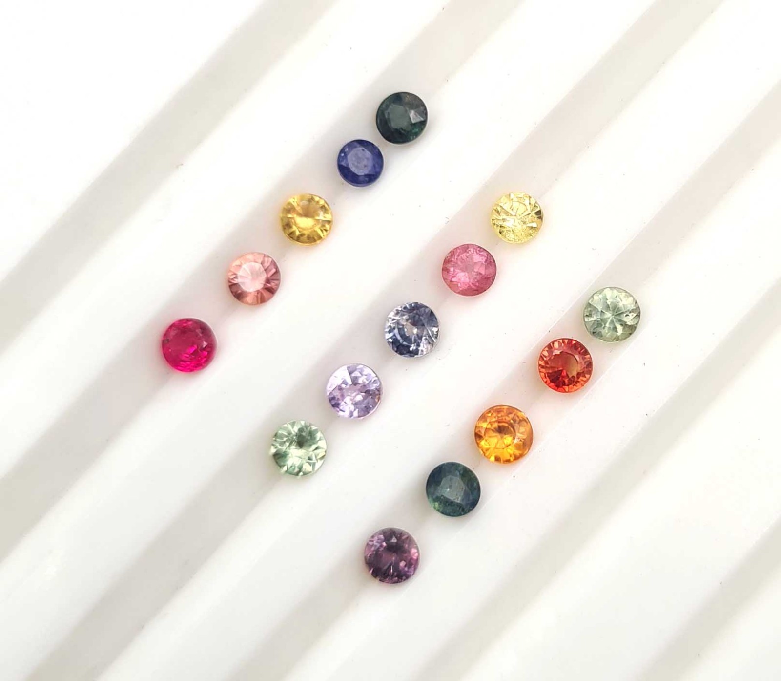 Natural Multi Sapphire Round Cut Loose Gemstone Lot 25 Pcs 3 MM 3 CT