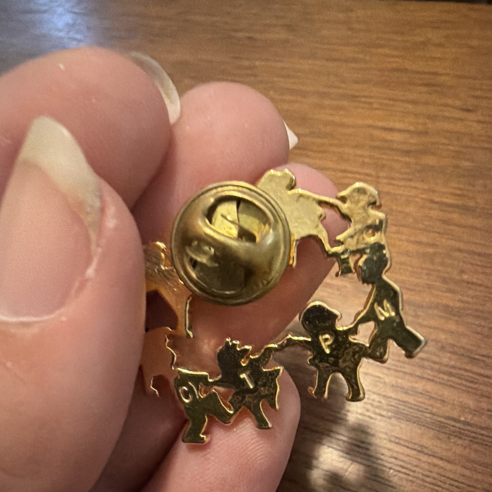 Gold Tone Metal Circle People Holding Hands Lapel Pin, Clutch Back, No Stone