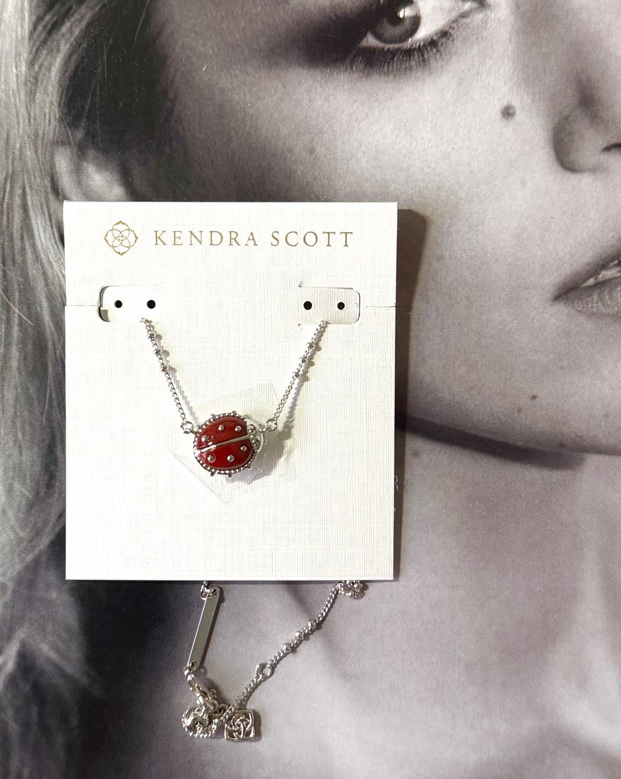 💚🐞NEW Kendra Scott 💚🐞”Sliver” Red Ladybug Short Pendant Necklace