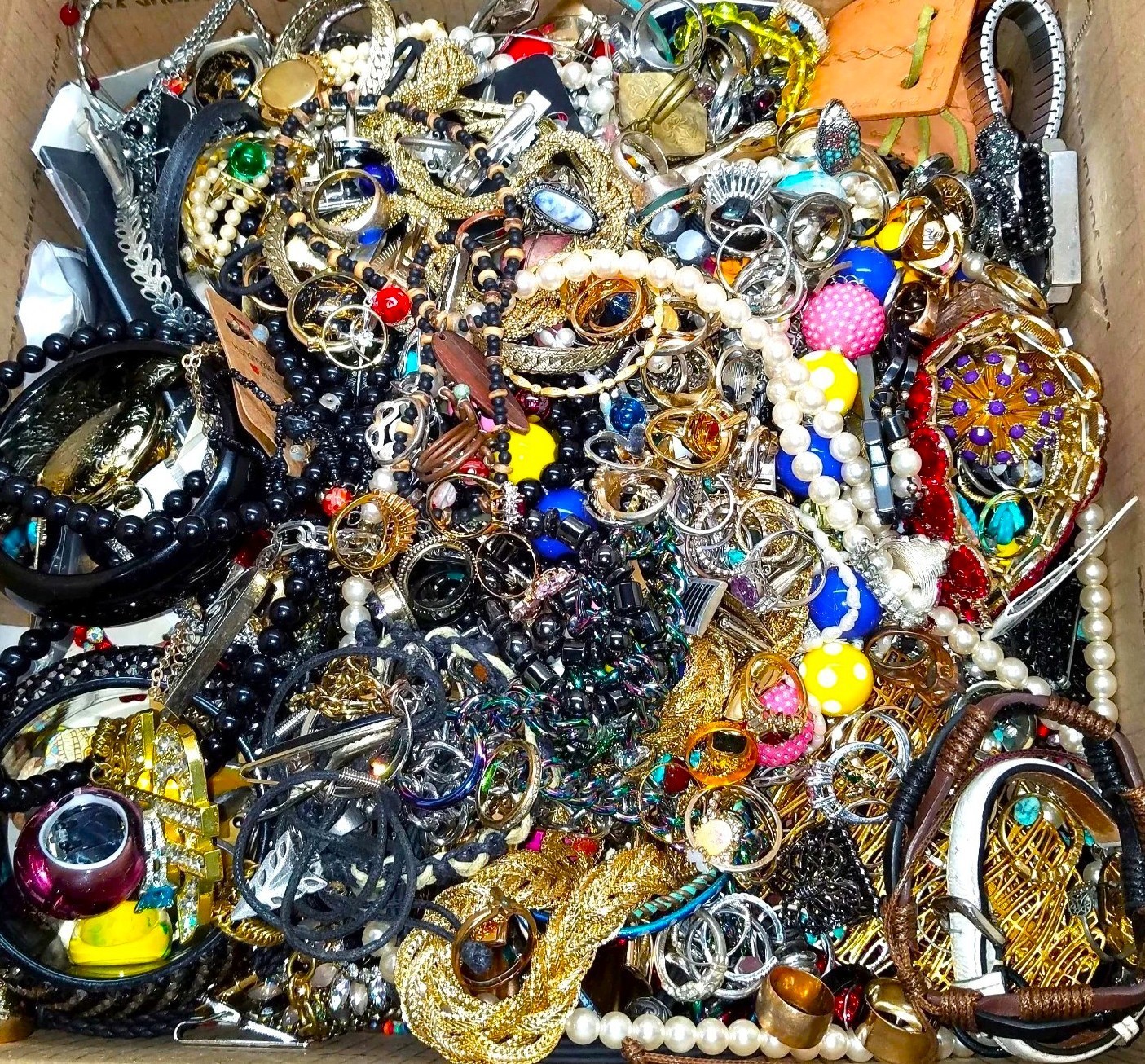 3 Pounds Unsearched Lot Jewelry Old Vintage & Modern Wear Resell & Junk Mixed In
