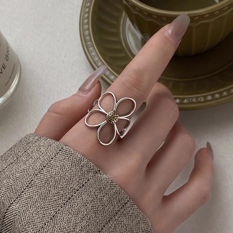 Retro Garland Women’s Cold Wind Minority Simple Fashion Ring