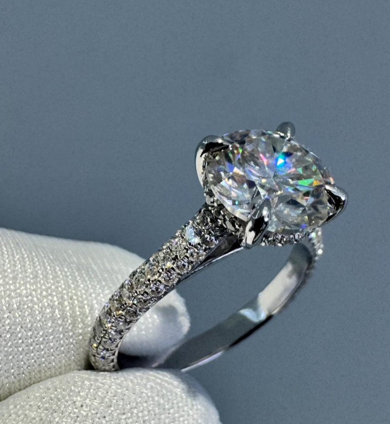 IGI 5.70Ct Round EF/VS1 Lab Grown Diamond Hidden-Halo Wedding Ring Platinum 950
