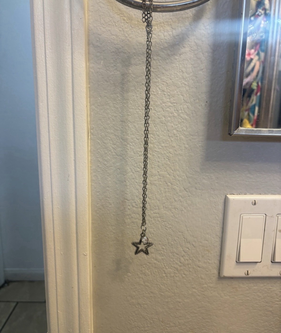 Silver Tone Metal Cable Chain Necklace with Star Pendant, No Stone