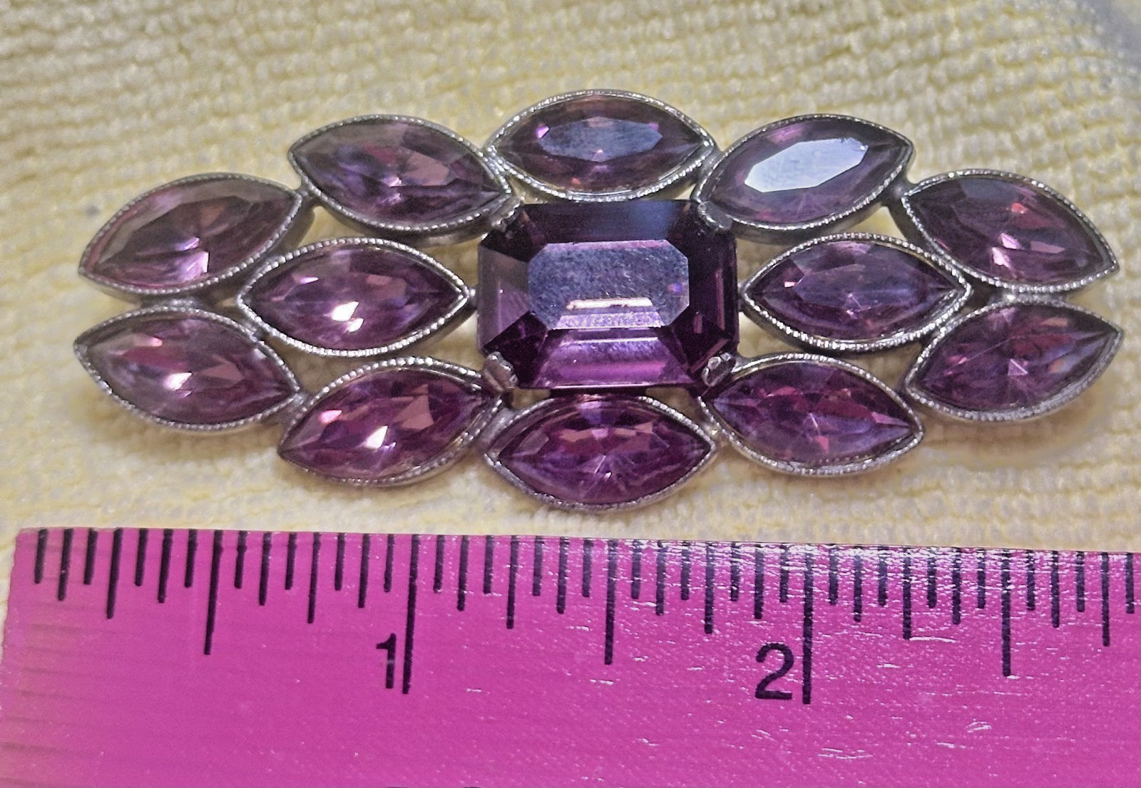 VINTAGE ART DECO AMETHYST PURPLE GLASS BAR-CZECH BOHEMIAN STYLE BROOCH