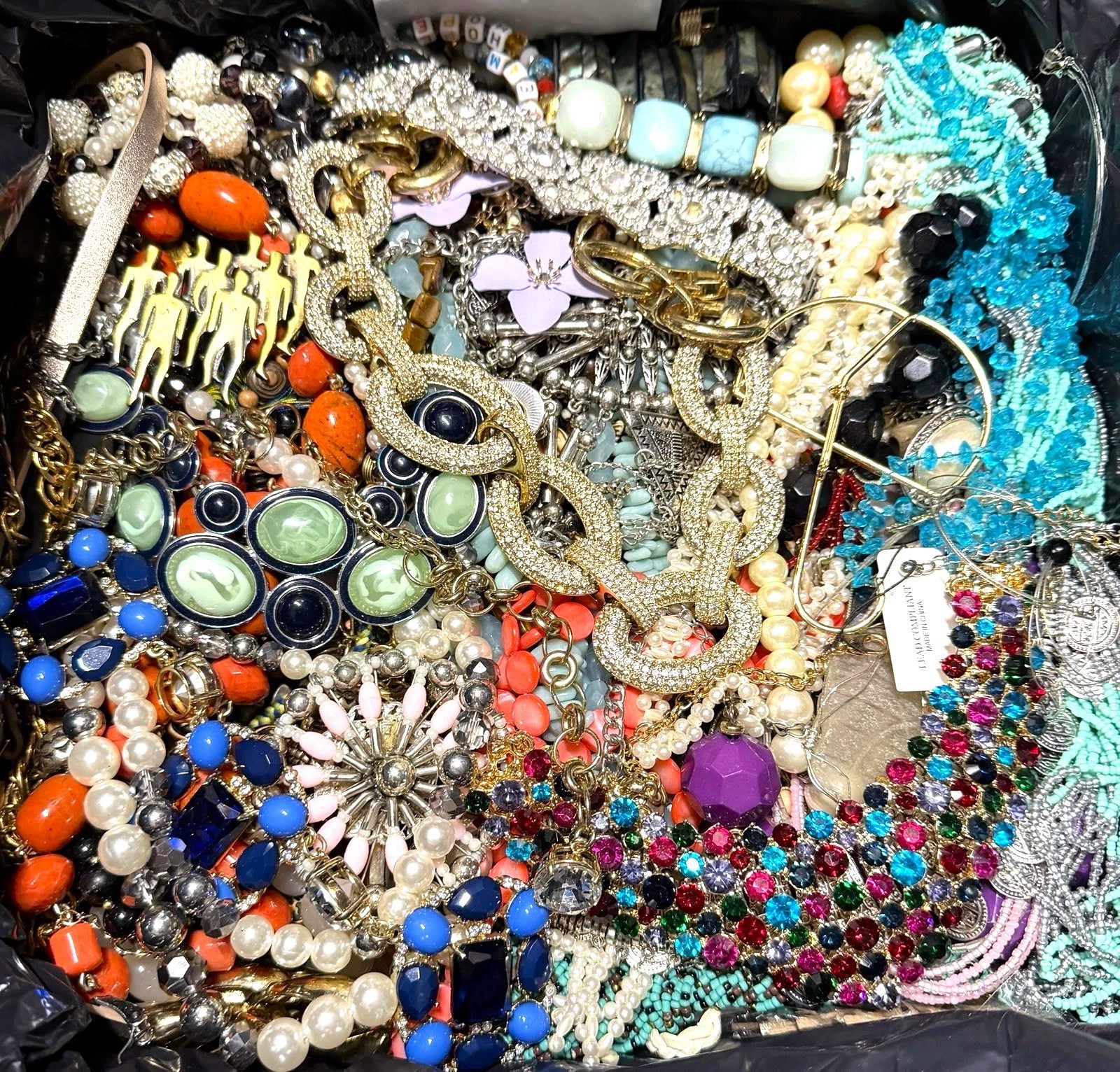 UNTESTED Vintage Modern Jewelry Junk Craft Lot Pieces Part Brooches Bracelet +++