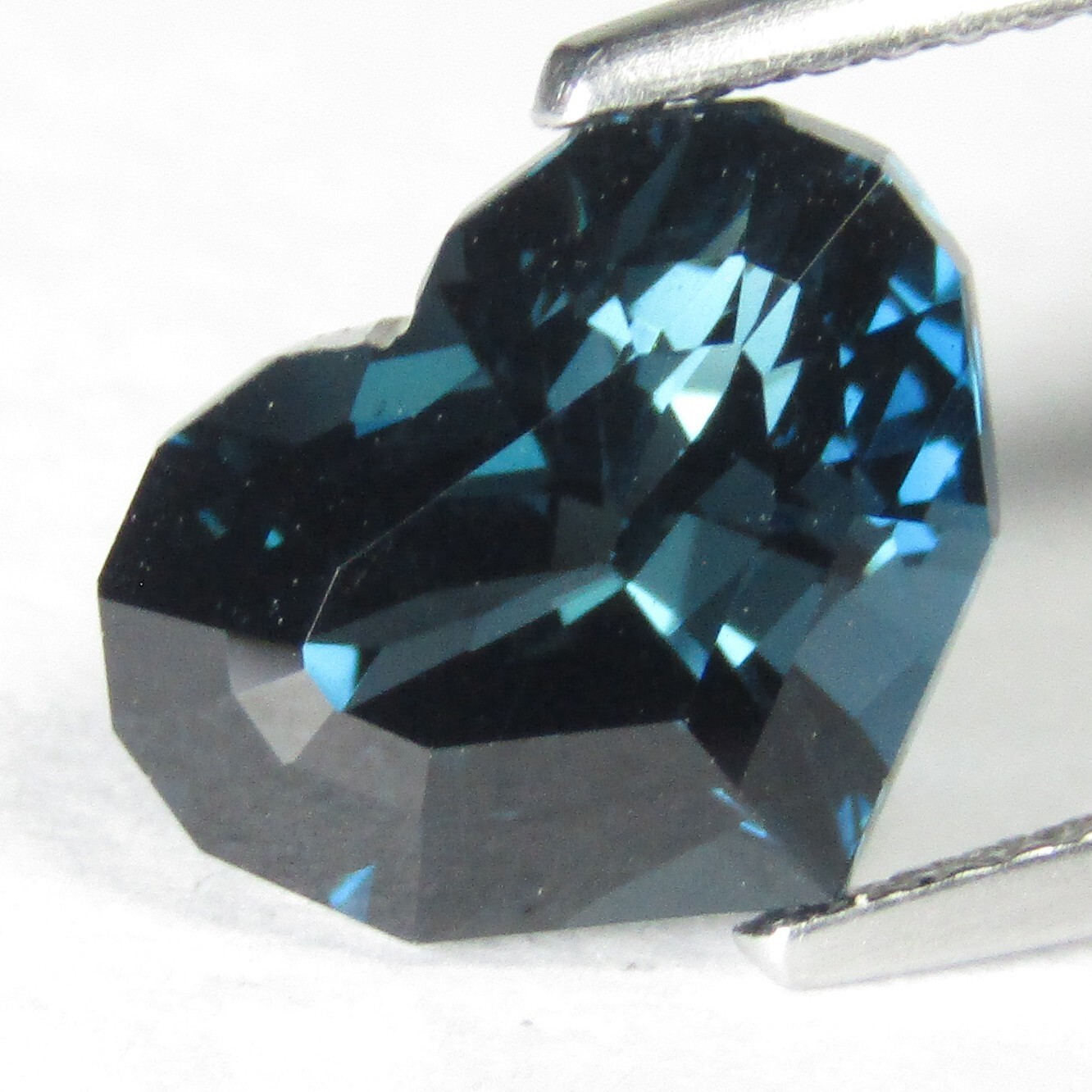 5.24Cts Ravishing Natural London Blue Topaz Heart Custom Cut Brazil Gemstone