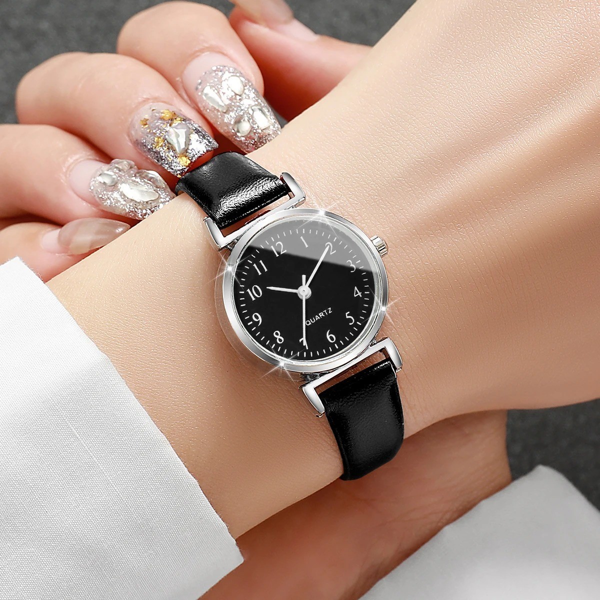 Fashion Small Dial Women’s Watch – Simple Leather Band, Analog Quartz Wristwatch