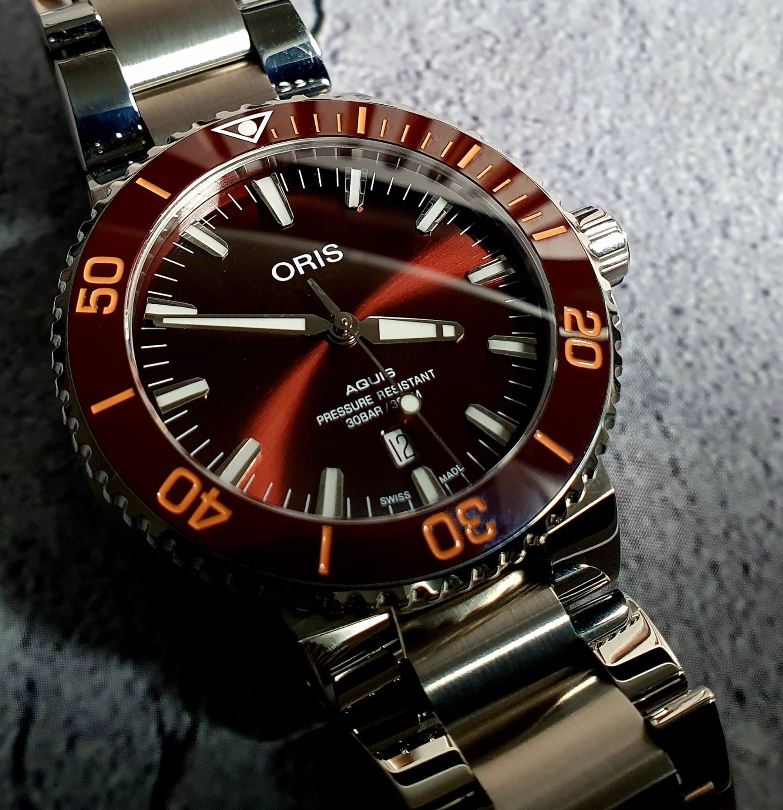 Oris Aquis Brown Dial Men’s Watch – 01 733 7730 4152 07 8 24 05PEB