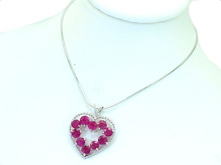 2.86ct Ruby Necklace in 18K White Gold