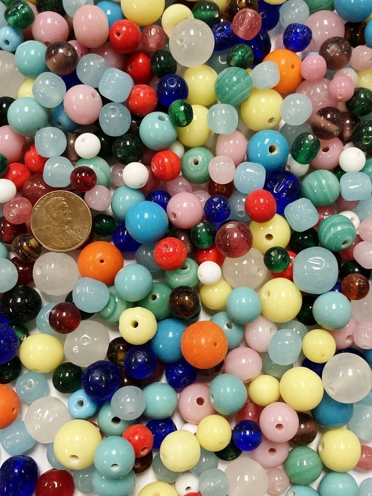 1 POUND VINTAGE JAPANESE CHERRY BRAND GLASS ASSORTED COLOR & SIZE BULK BEAD LOT