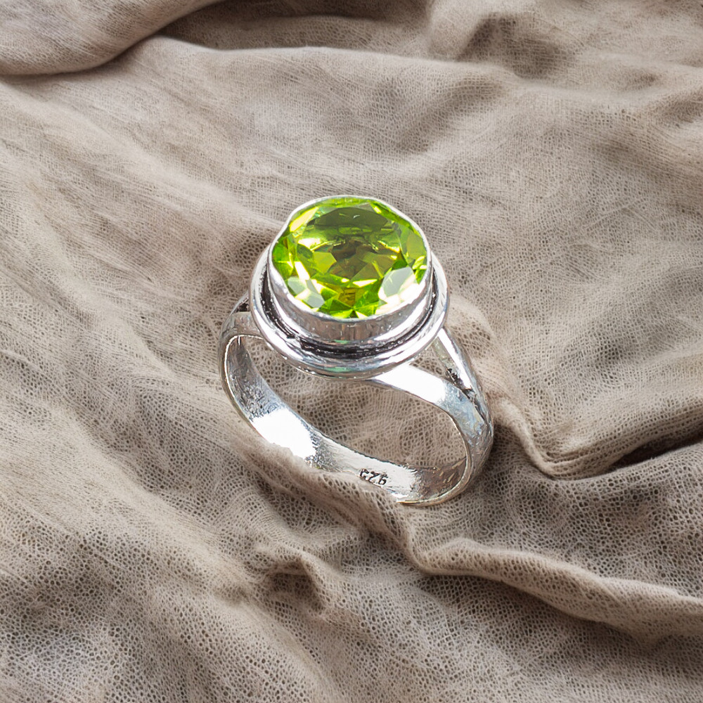 Elegant Peridot Gemstone 925 Sterling Silver Handmade Jewelry Ring All Size