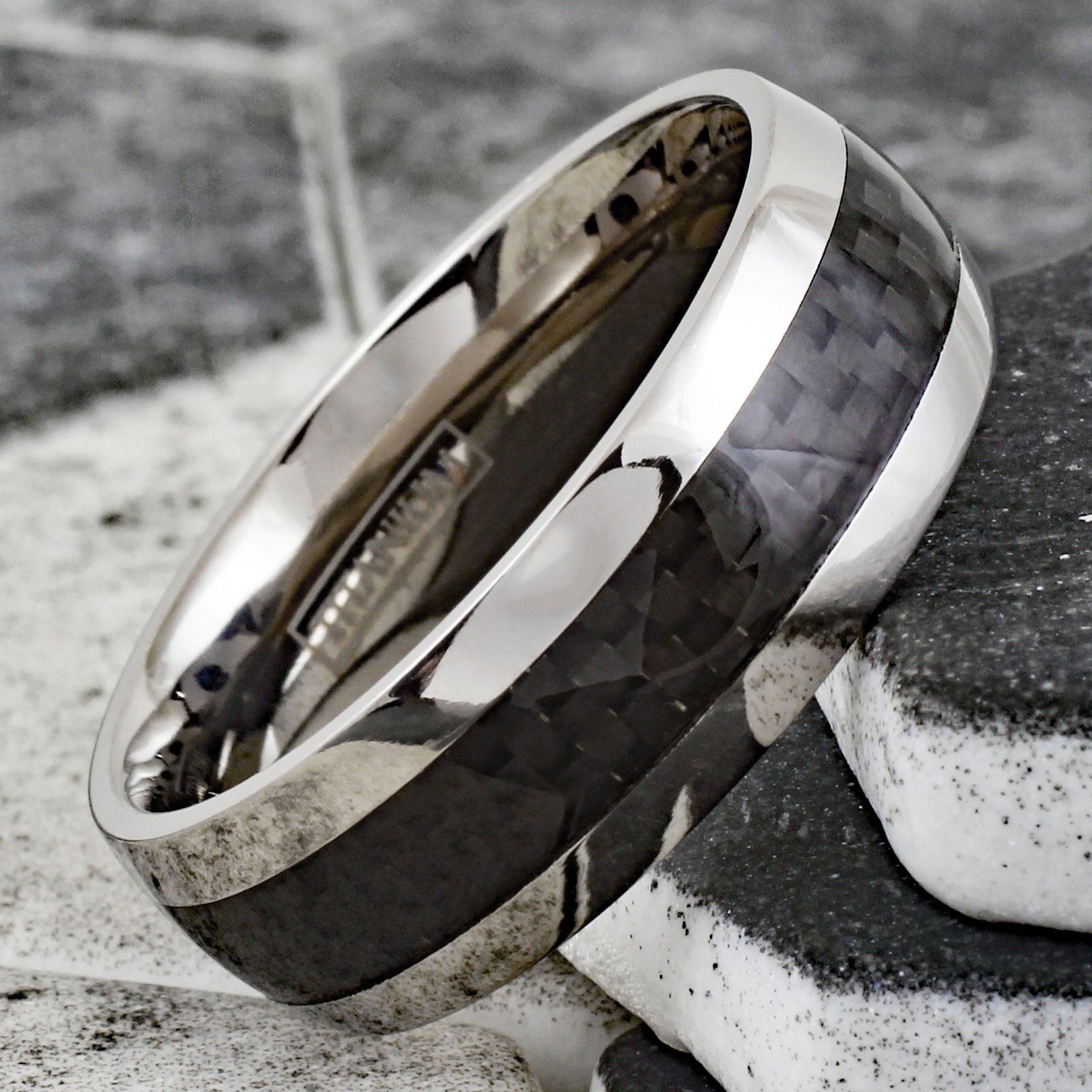 Titanium Black Carbon Fiber Stripe Comfort Fit Men’s Wedding Band Ring size 5-13