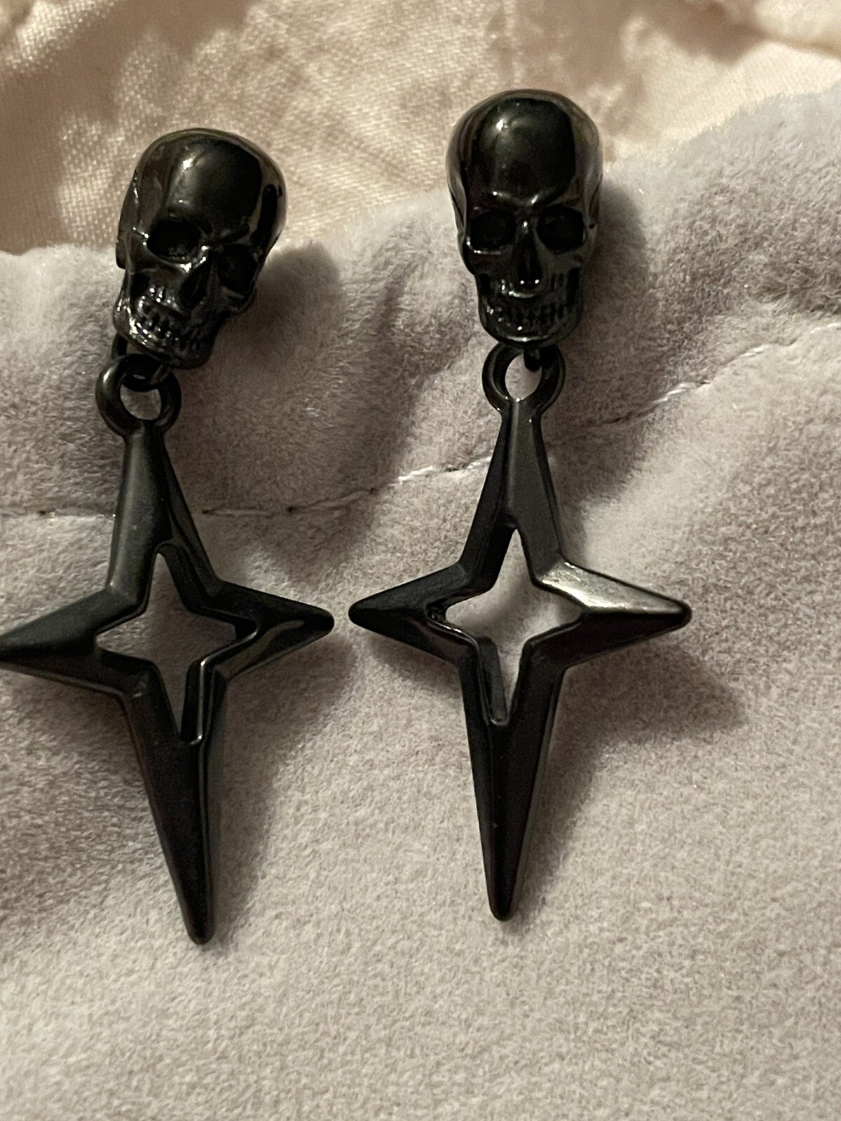 Bandmax Skull Four Point Star Gunmetal Earrings