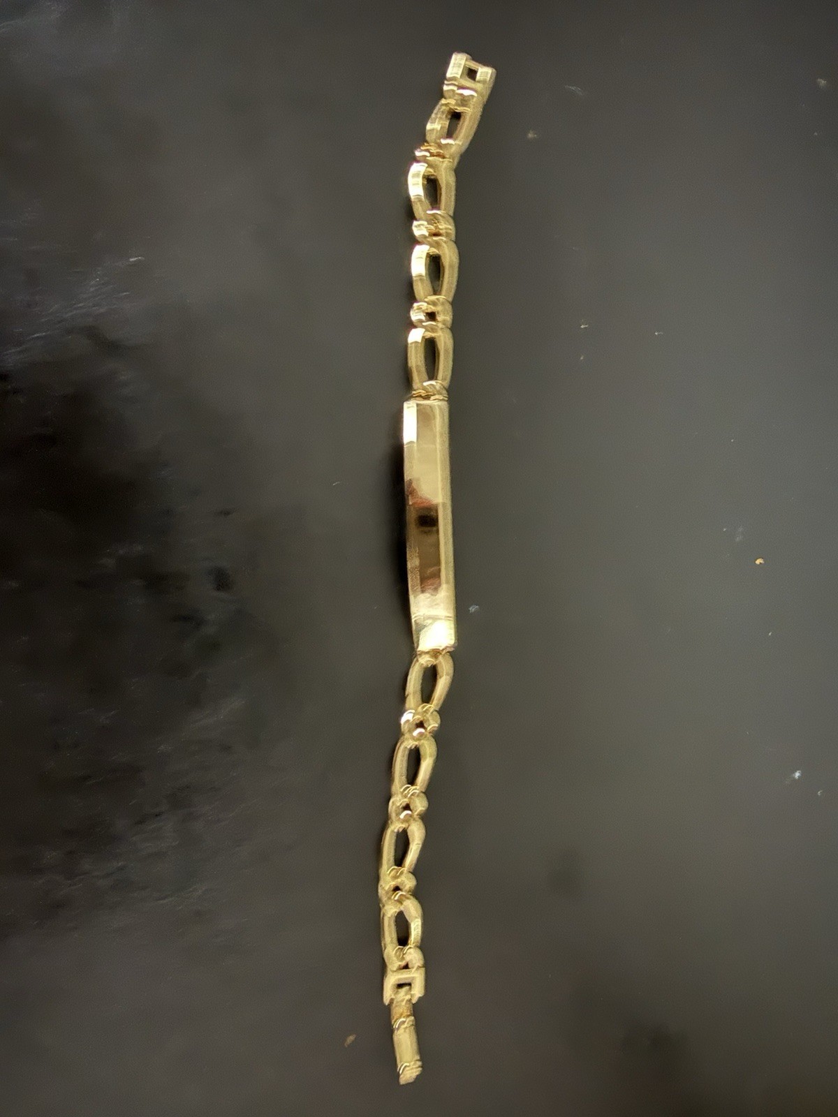 None tarnished none fade Gold tone High Polish ID Curb Link Bracelet Box Closure