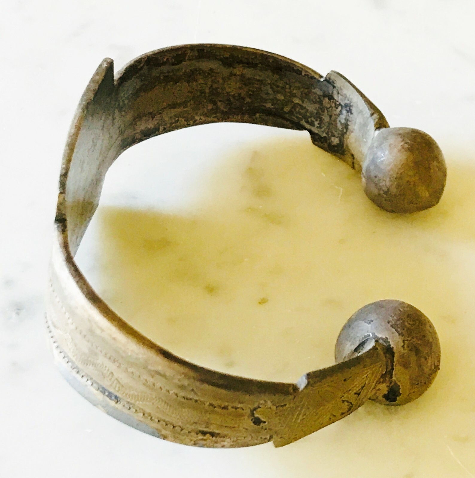 VINTAGE ANTIQUE AFRICAN BRACELET MORE THAN 50 YEARS OLD.