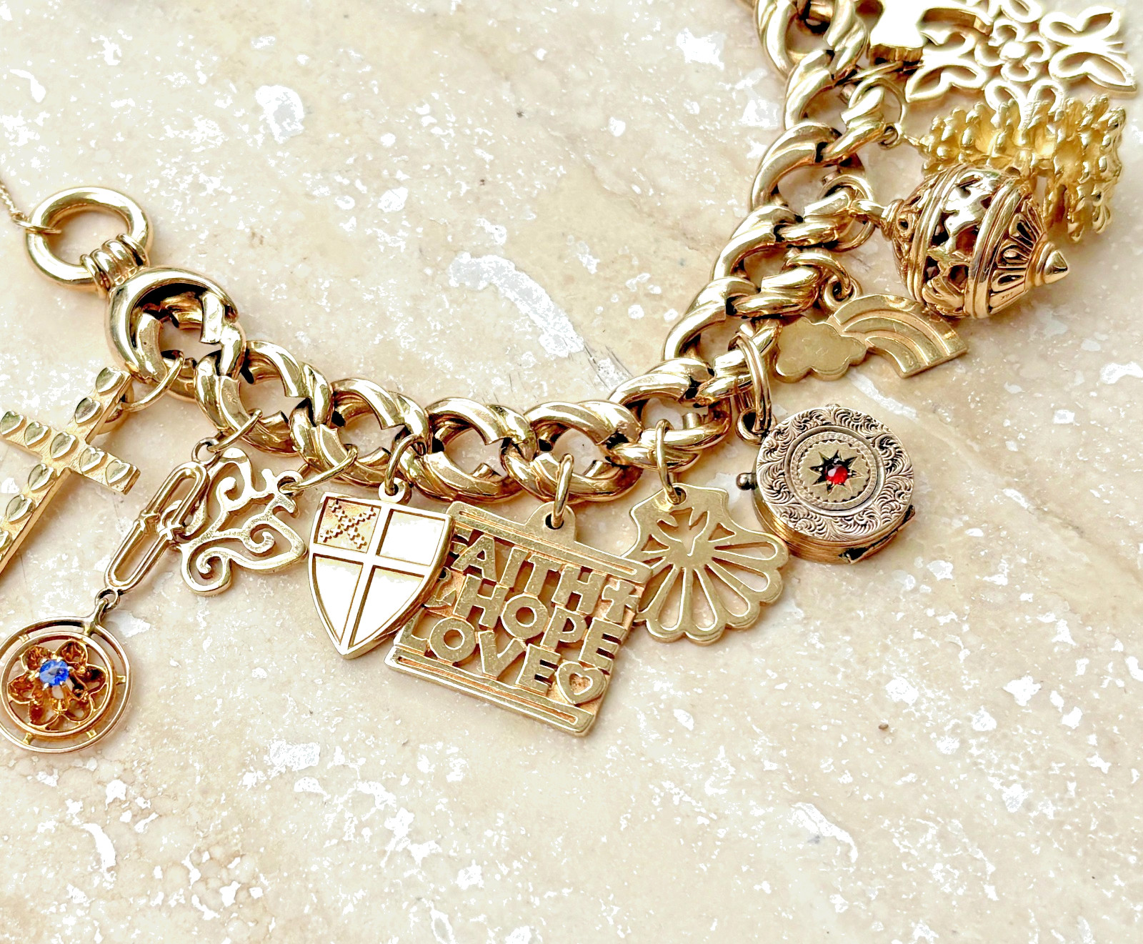 Gold Charm Bracelet with 20 Charms – Mostly Retired James Avery – Appr. 59 Grams