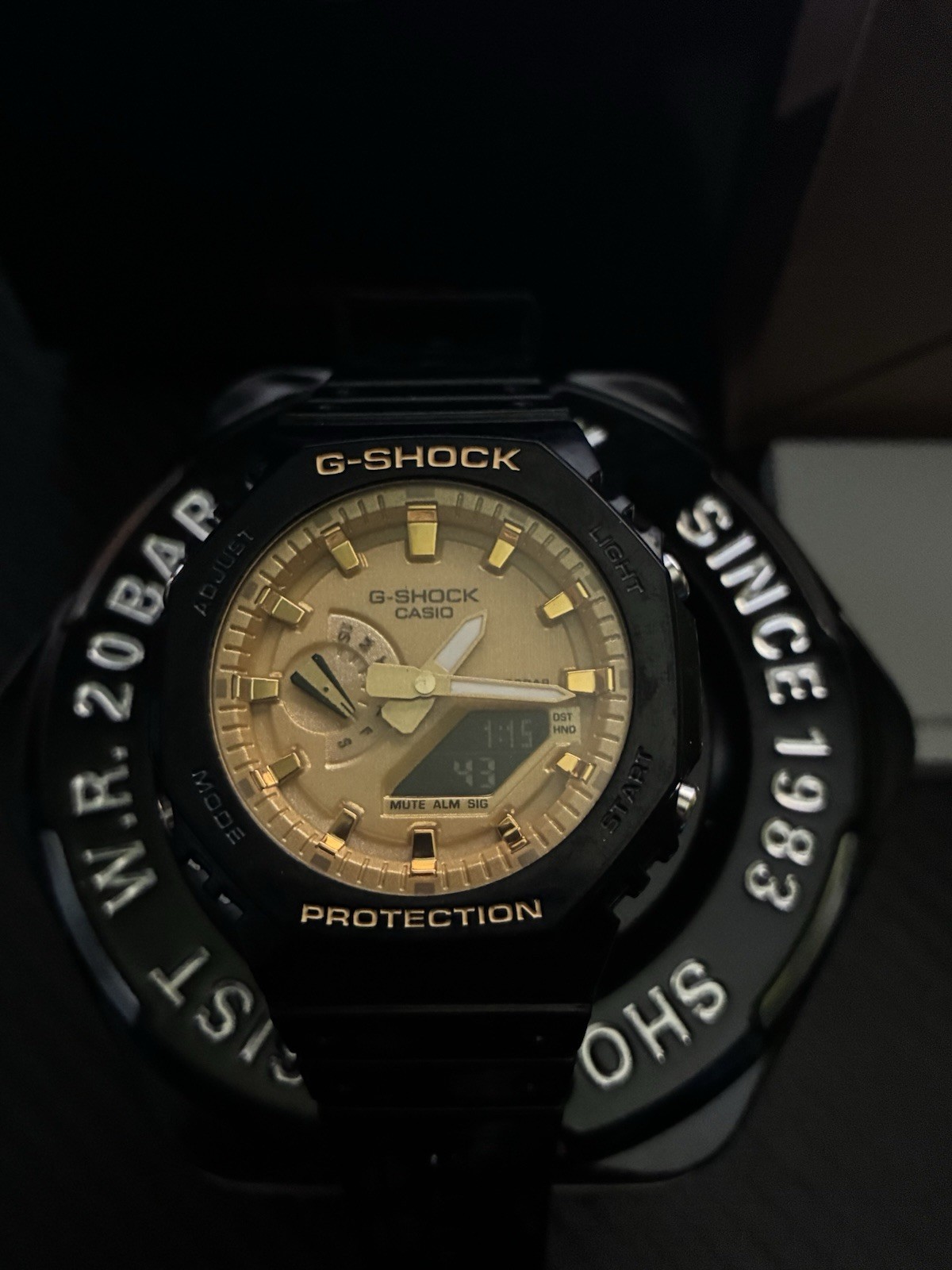 Casio G-SHOCK Analog/Digital Quartz 48-51.9mm Black Resin Strap 200m Box Manual