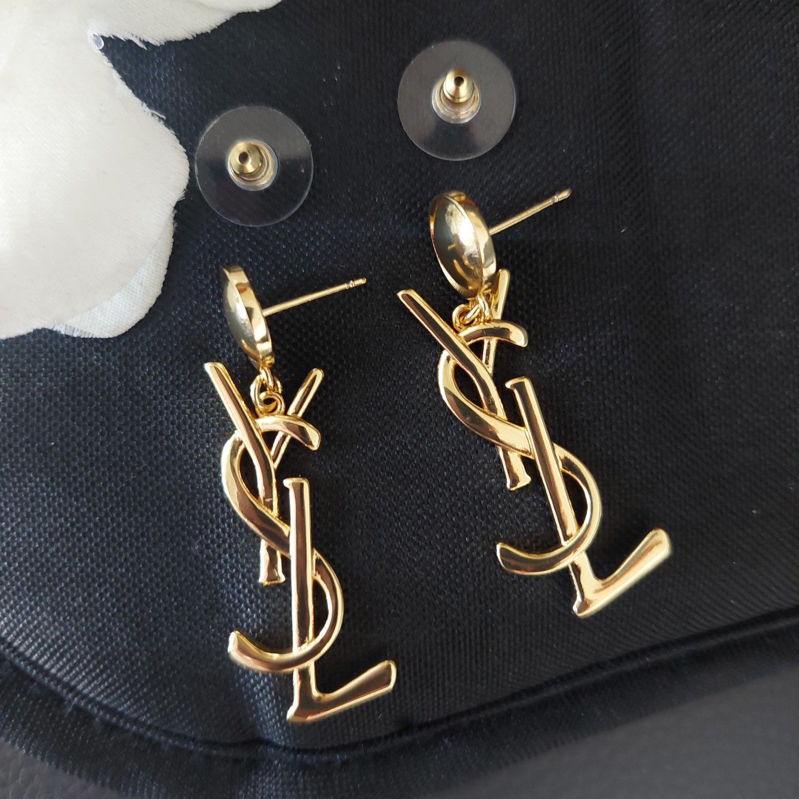 Auth. YVES SAINT LAURENT YSL Dangle Drop LOGO EARRINGS Gold Tone