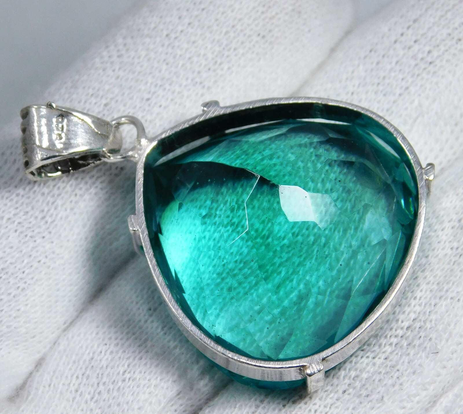 Certified, Natural 113.50 Ct Excellent Blue Aquamarine Pendant Pear Cut Gemstone