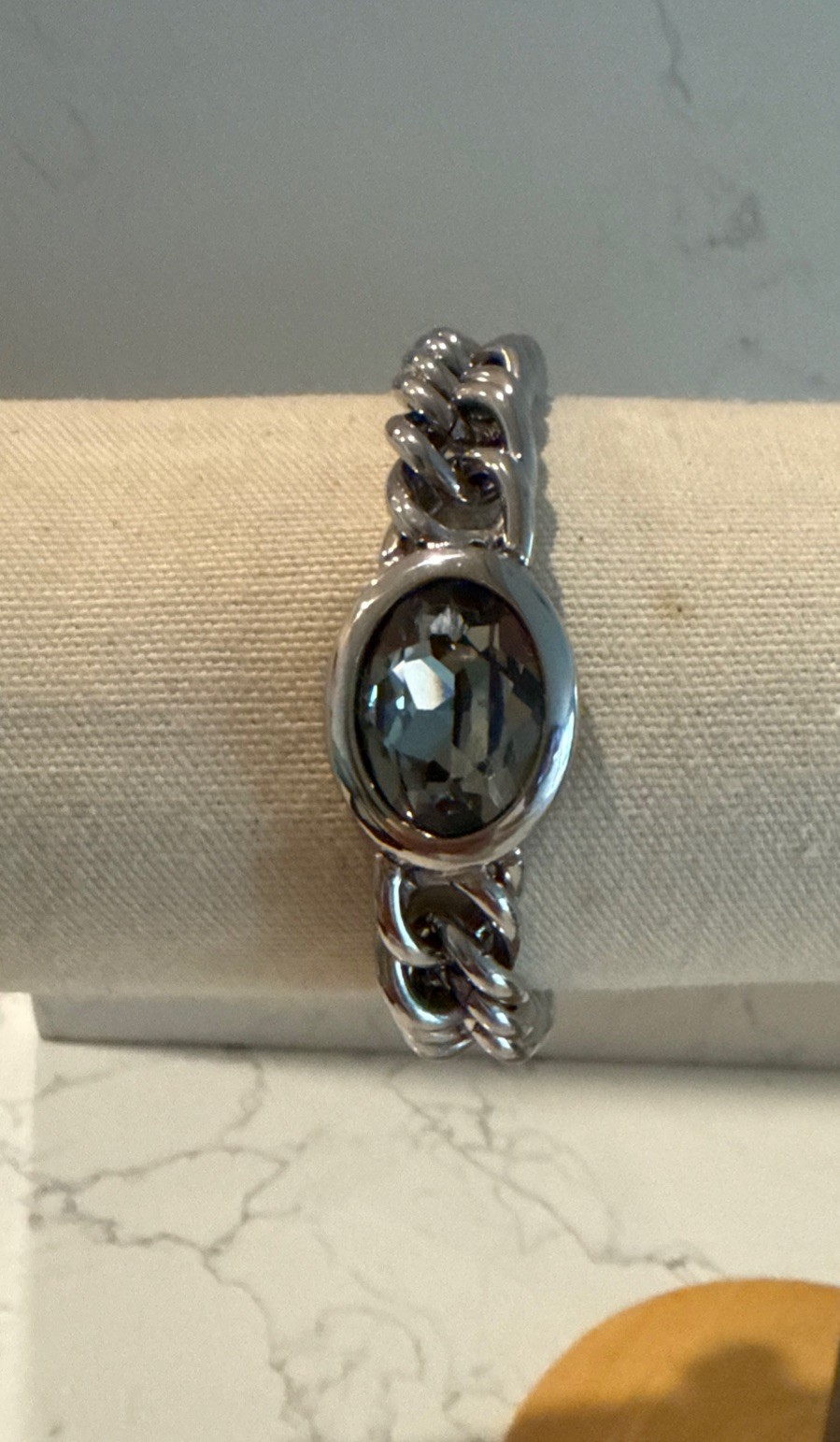 QUDO BRACELET TIVOLA DELUXE MONTANA CRYSTAL BIG 8in BEAUTIFUL, EXCELLENT COND.