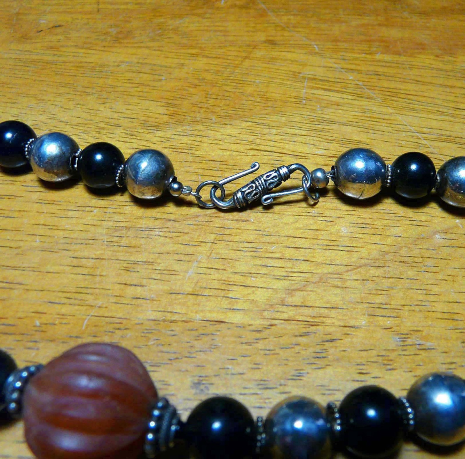 TRIBAL SIVER & BLACK AGATE & CARNELIAN CENTER BEAD_7 STRAND WIRE_30 IN NECKLACE