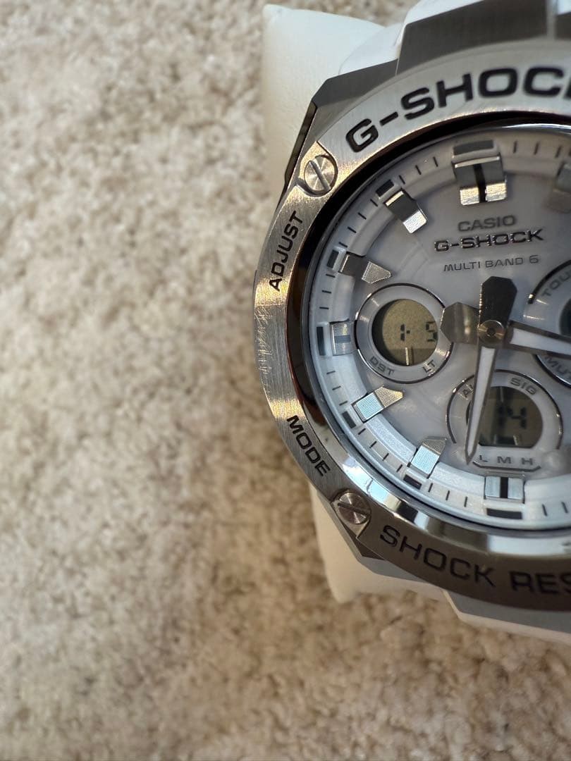 Good Condition G-Shock GST W310 White Radio Solar Watch No.gs2223
