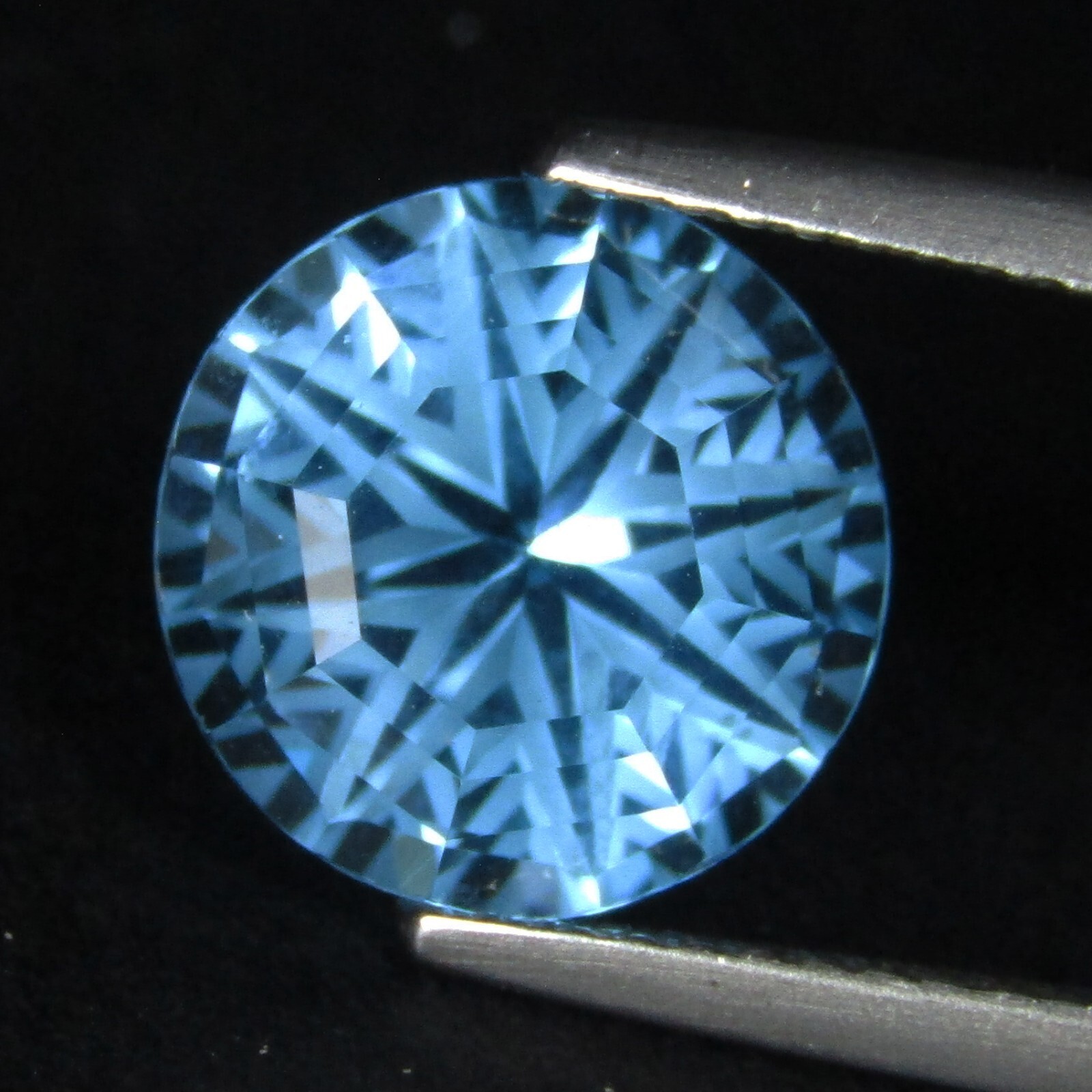 5.27Cts Flawless Natural Swiss Blue Topaz 10.3mm Round Magic Star Cut Gemstone