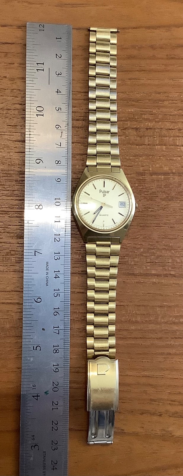 Vintage Pulsar Model Y147 8049 Calendar Date Men’s Gold Tone Watch New Battery