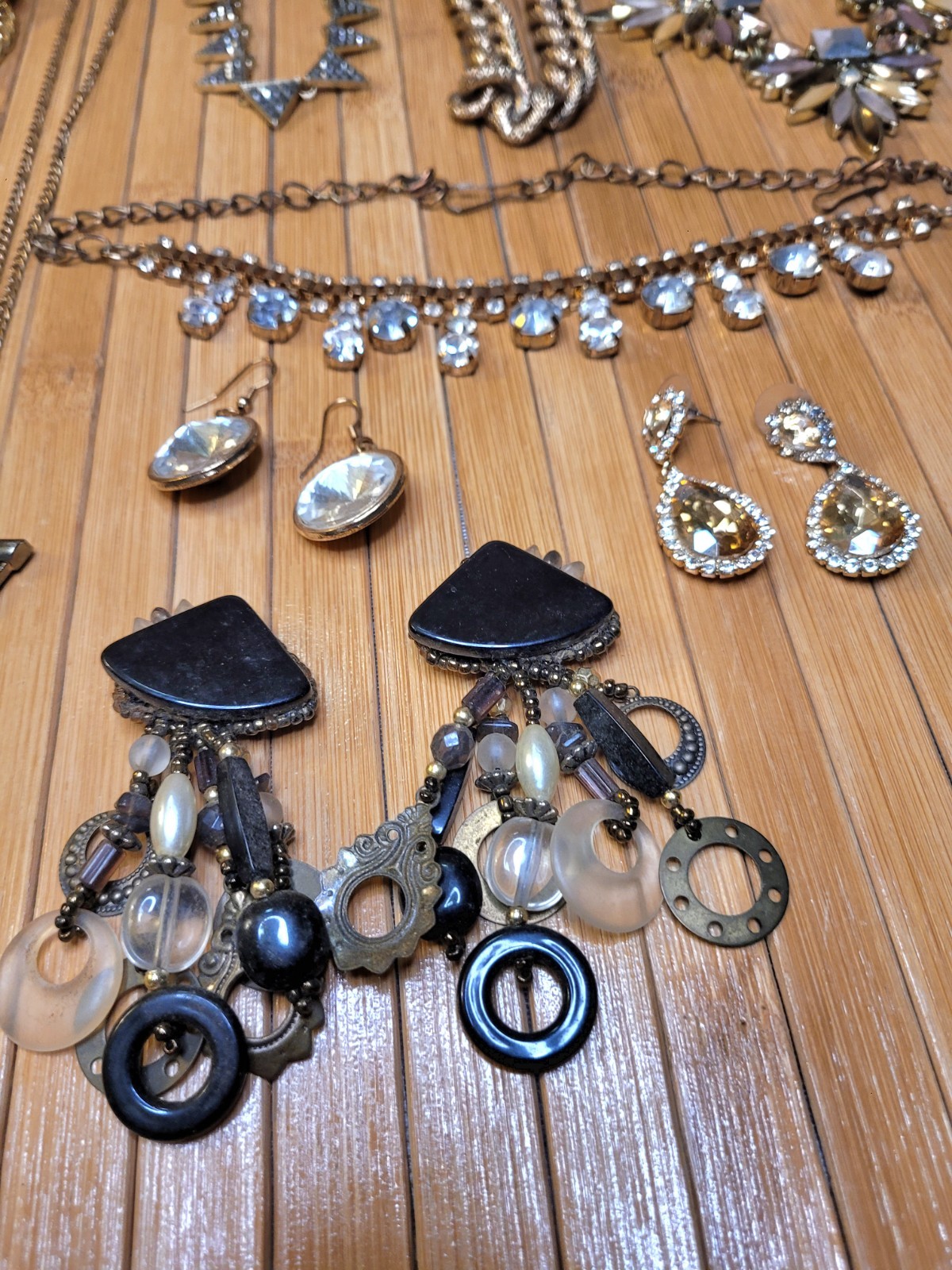 Vintage to Now Jelwery Lot of 25 Estate Sale Mixed Untested And Unsearched