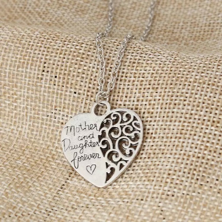 New Personality Fashion Eternal Love Pendant Necklace Peach Heart Vintage Women
