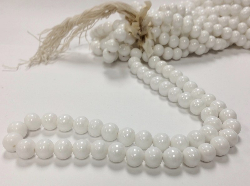 1 POUND (600+PCS) VINTAGE JAPANESE GLASS CHERRY BRAND WHITE 8mm ROUND BEADS 4000