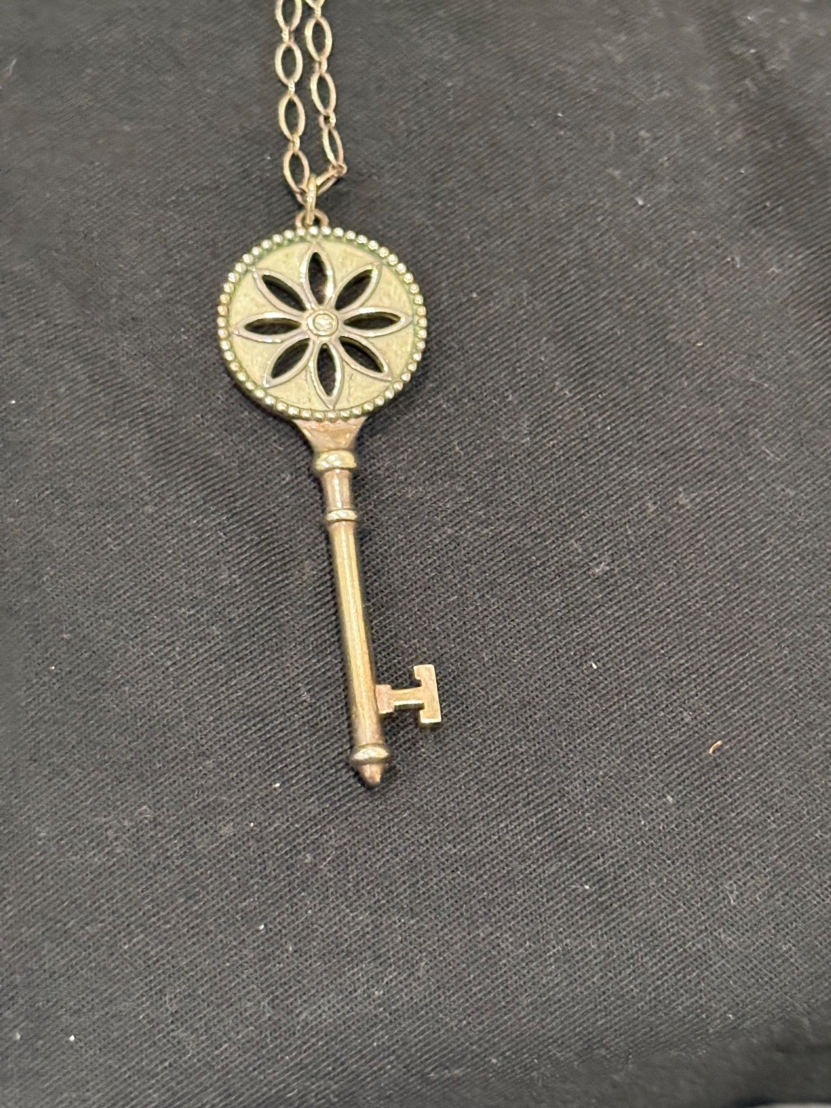 TIFFANY & Co. STERLING SILVER & DIAMOND DAISY KEY PENDANT WITH CHAIN NECKLACE
