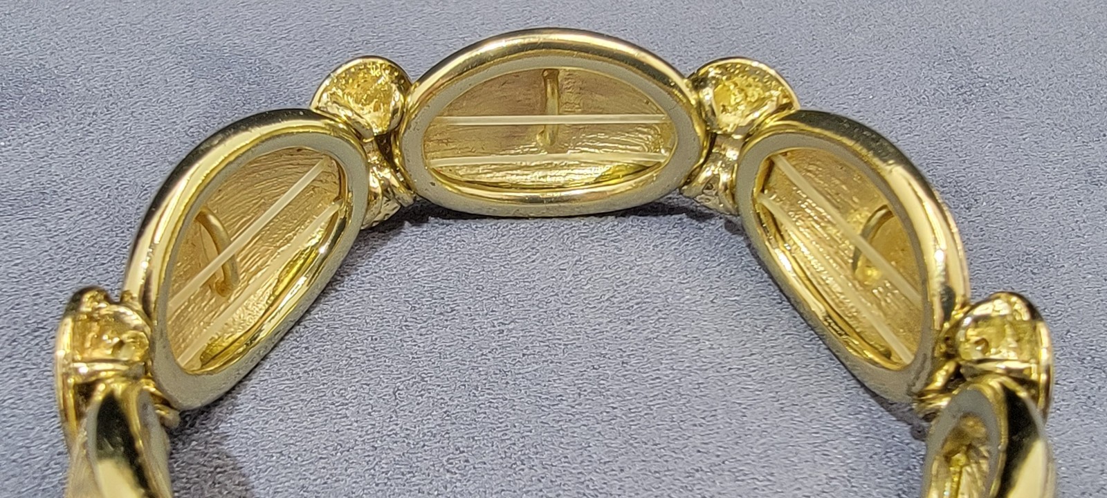 Vintage Gold Tone Brushed Satin Oval Link Openwork Filigree Stretch Bracelet