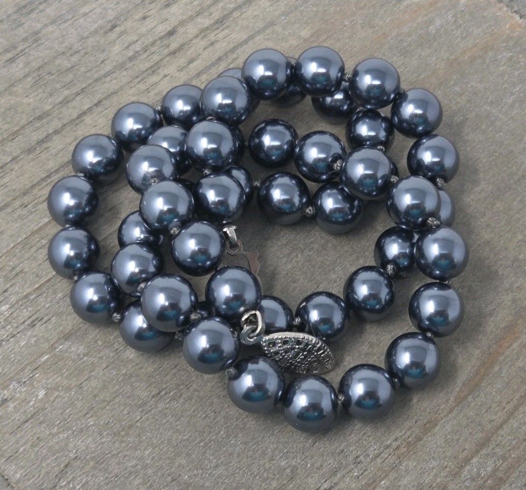 Gray Faux Pearl Necklace 17 Inches Knotted 8mm Beads Vintage Sheen Unsigned