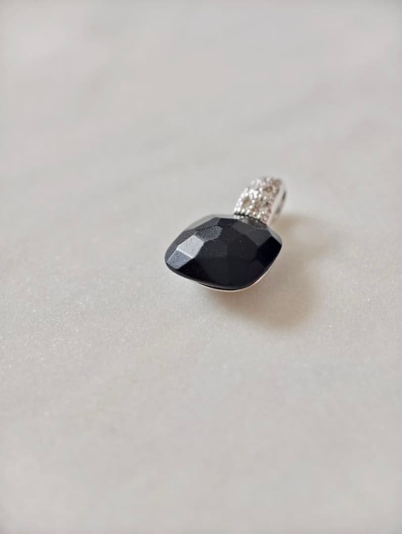 Pomellato Capri Onyx Pendant Top Faceted Black Stone Necklace Charm Italy