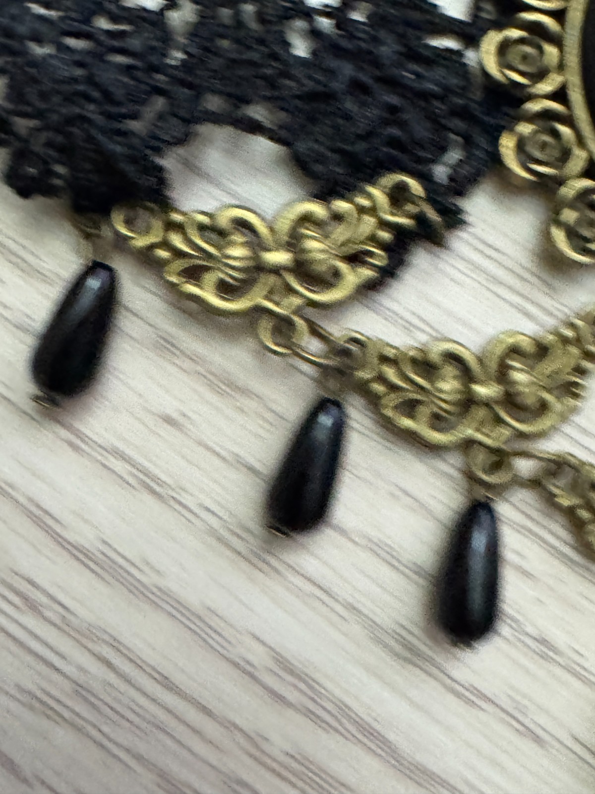 Gothic Black Lace Beaded Choker-Necklace, Victorian Look, Cosplay, Halloween