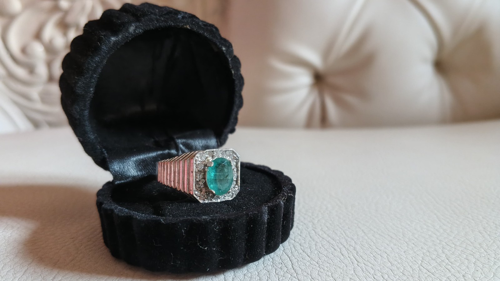 1.7 CT Emerald Silver Ring