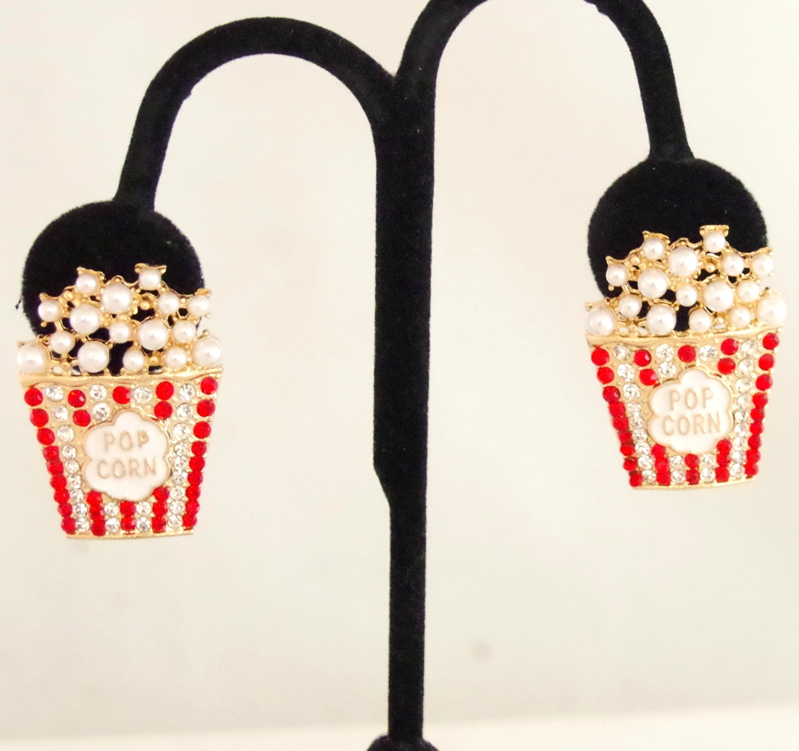 Cute! 1.5″ BETSEY JOHNSON TUB OF MOVIE POPCORN RHINESTONE & FAUX PEARL EARRINGS